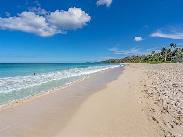 ハワイ不動産販売情報、カイルアの青い海の家！カイルアの白いビーチ 